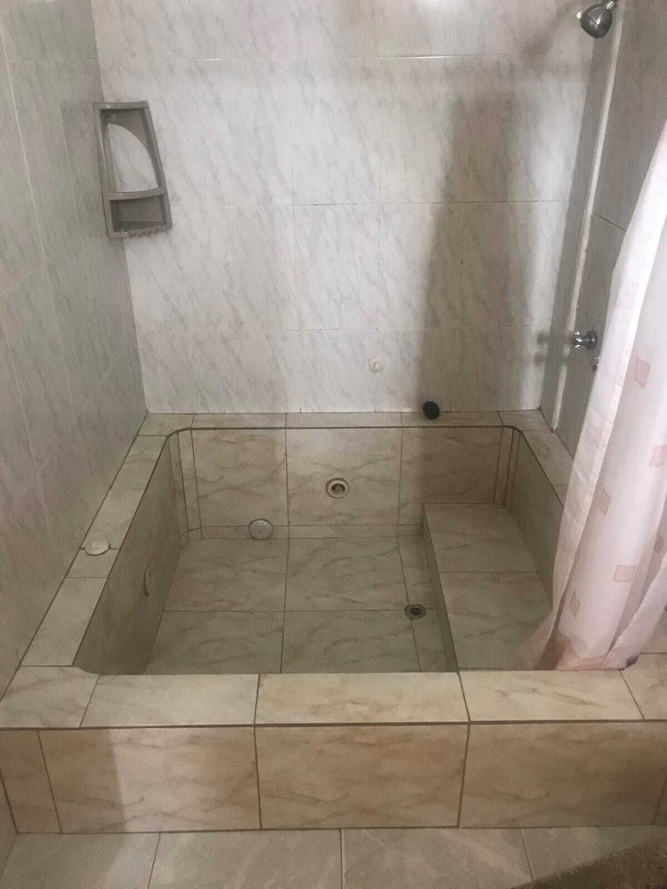 Hotel Malecon Inn 42/67