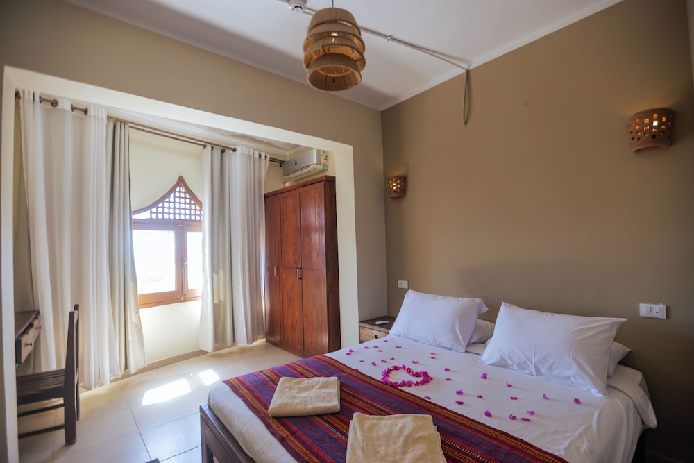 Bedouin Moon Hotel 4/50