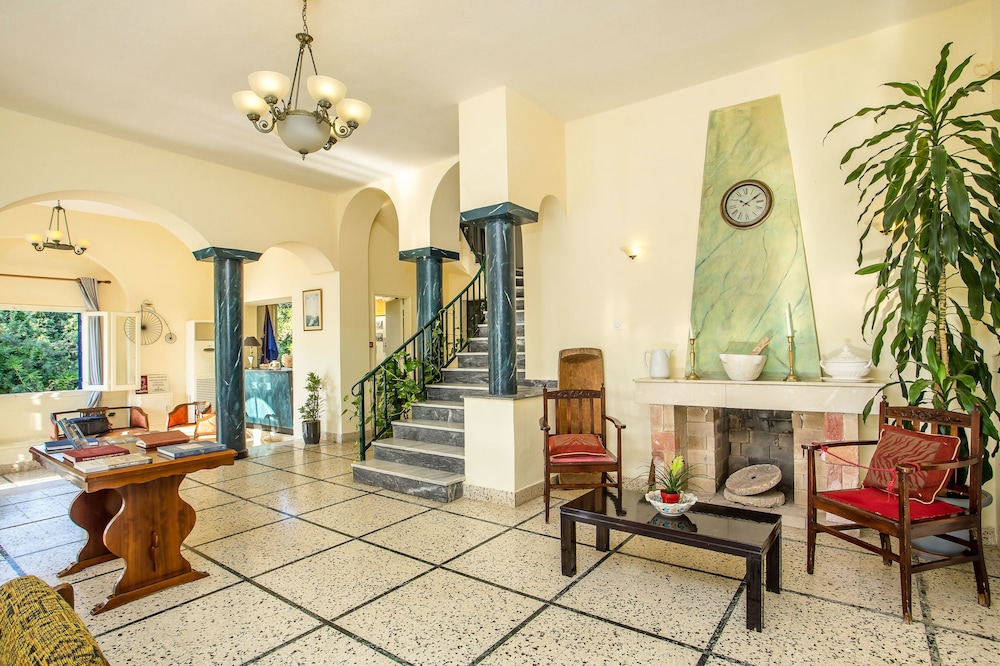 Alinda Hotel 7/42