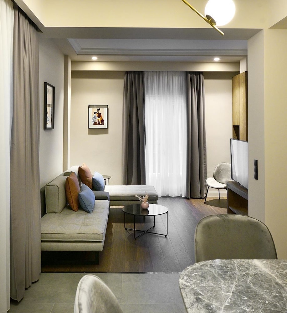 Roomore Apartments 24/50