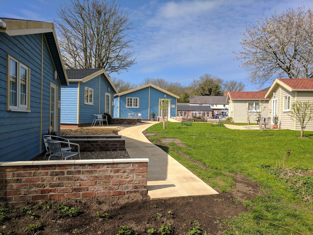 Manor Court Hotel 37/46