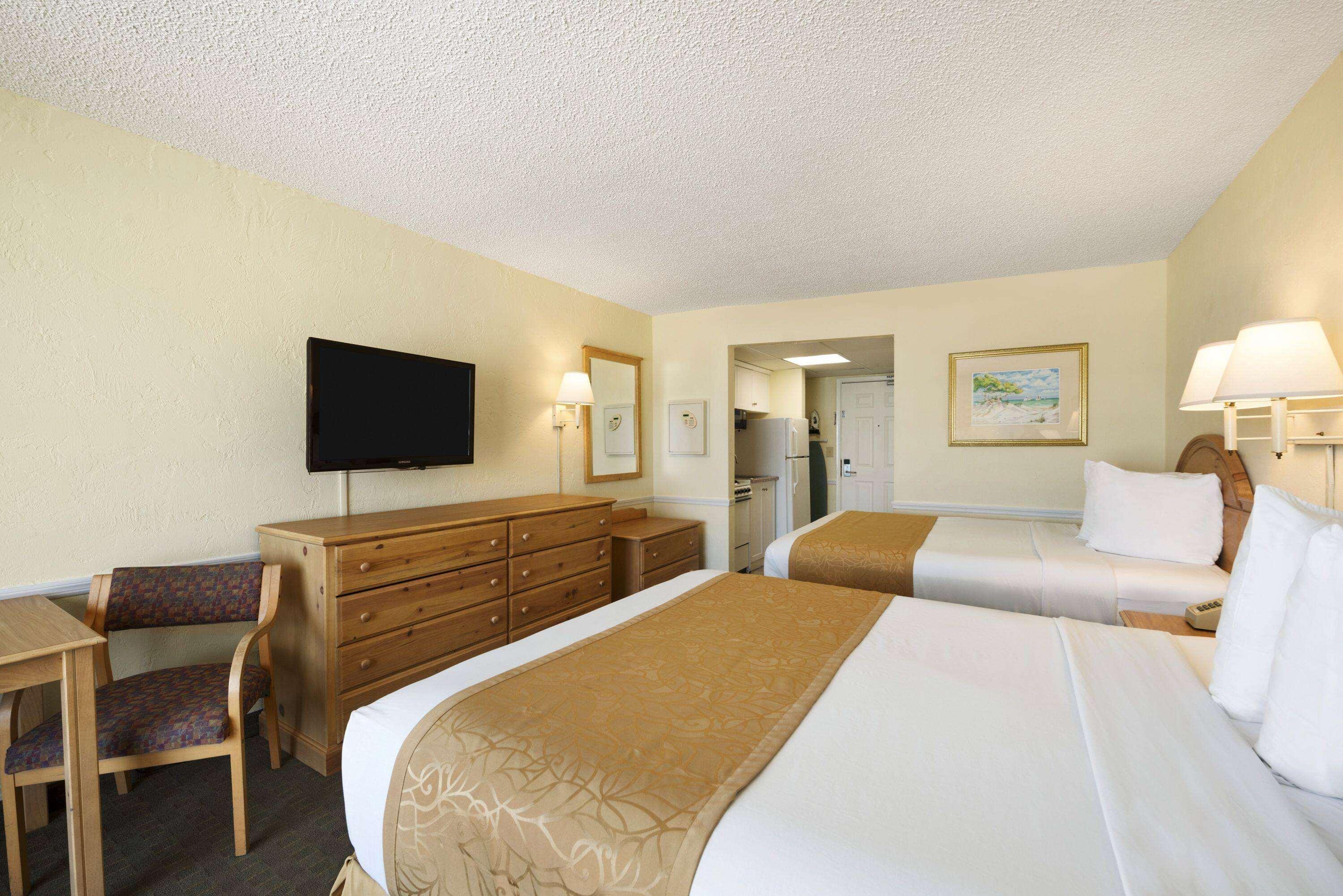 Efficiency, 2 Queen Beds, Ocean Front