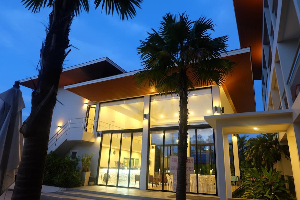 Clear House Resort 5/56