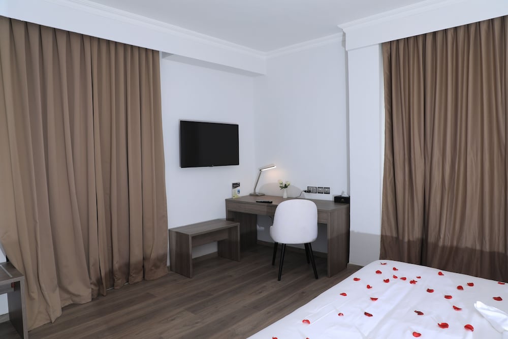 TH BonRoyal Hotel 52/56