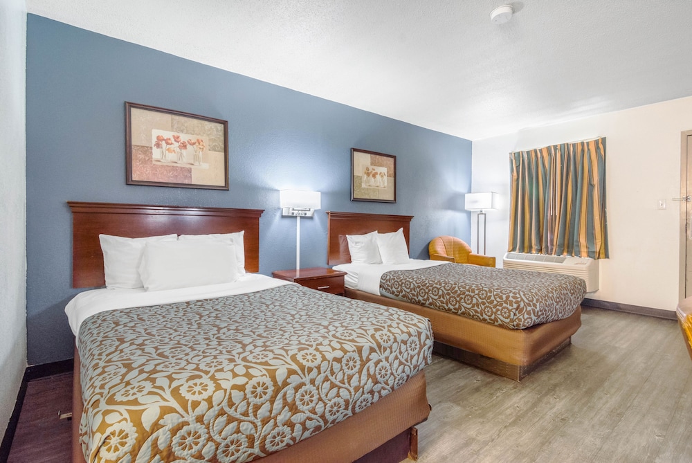 Days Inn by Wyndham Raleigh Glenwood Crabtree 13/52
