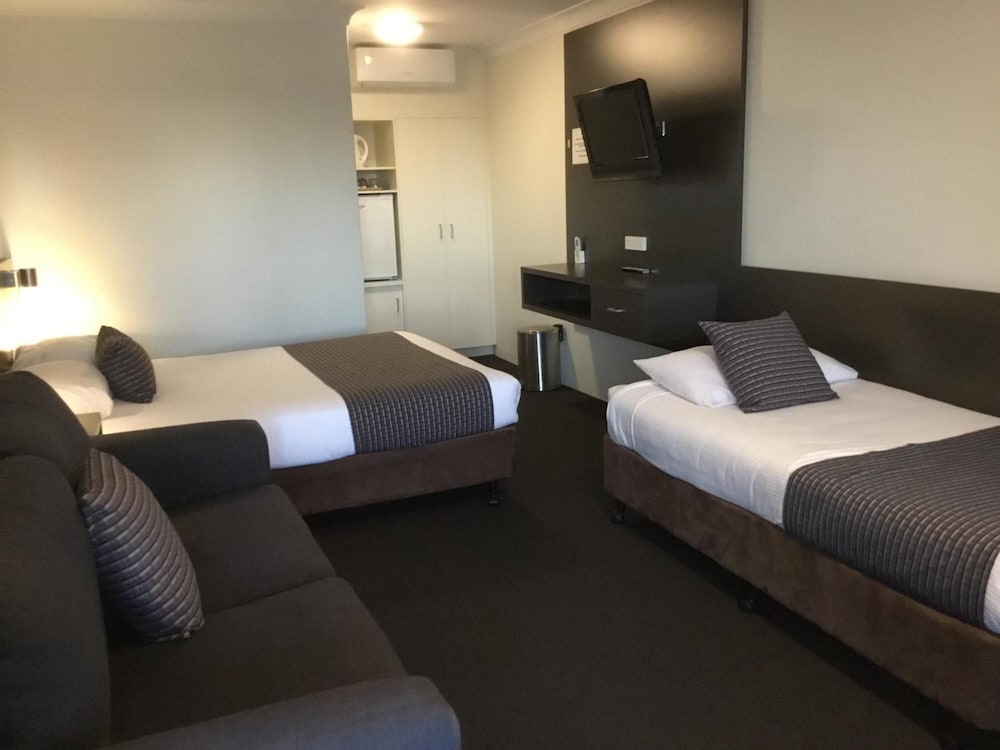 JERVIS BAY MOTEL 18/71