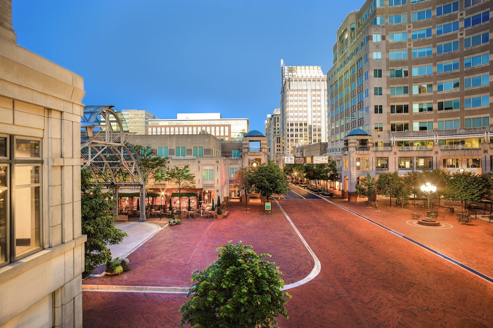 Hyatt Regency Reston 52/83