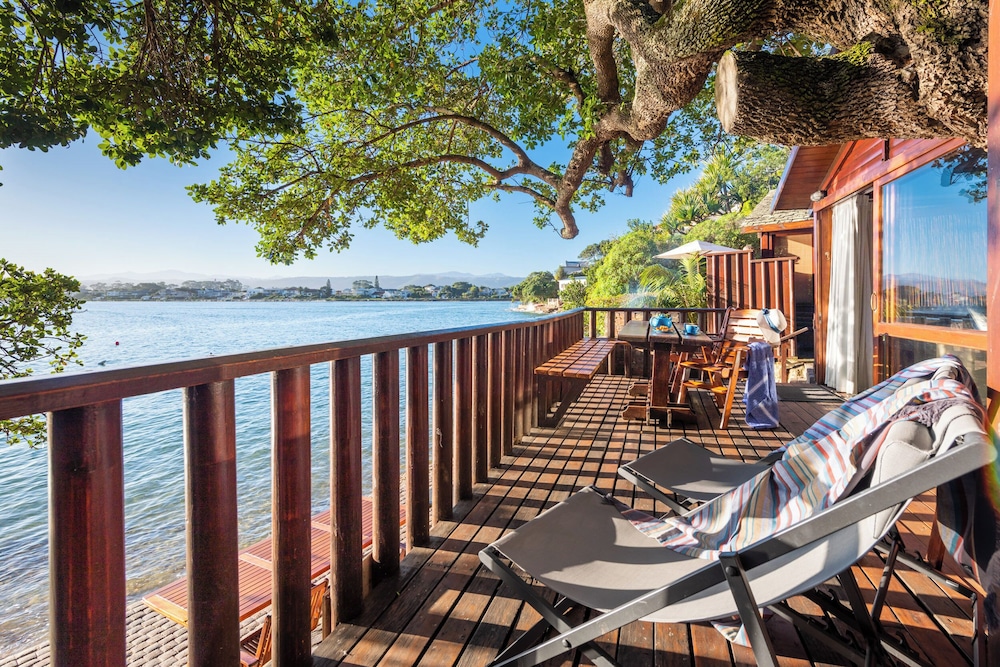 Under Milkwood Resort 36/49