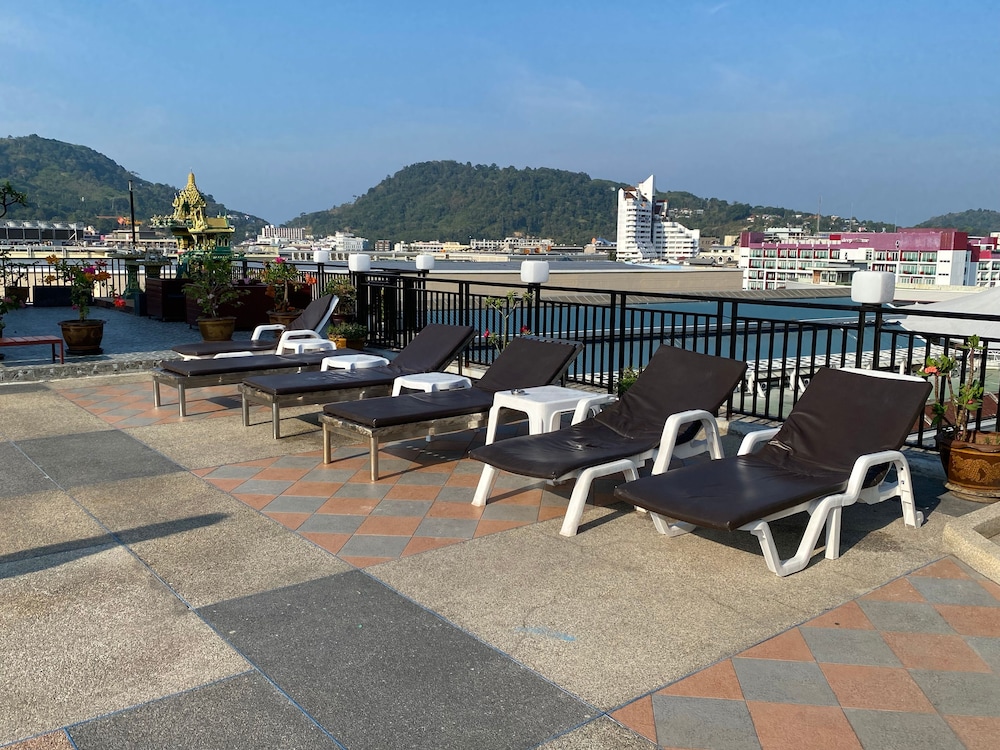 77 Patong Hotel & Spa 28/50