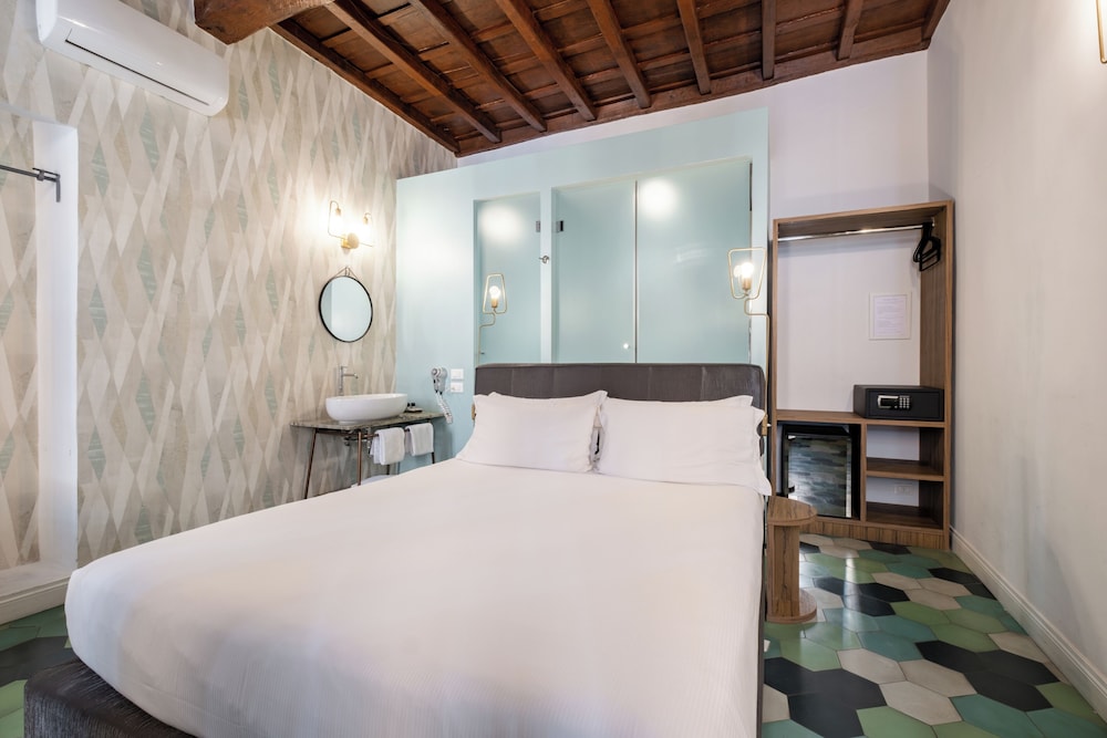Standard, Queen Bed, Dimora Trevi Suites 5/6