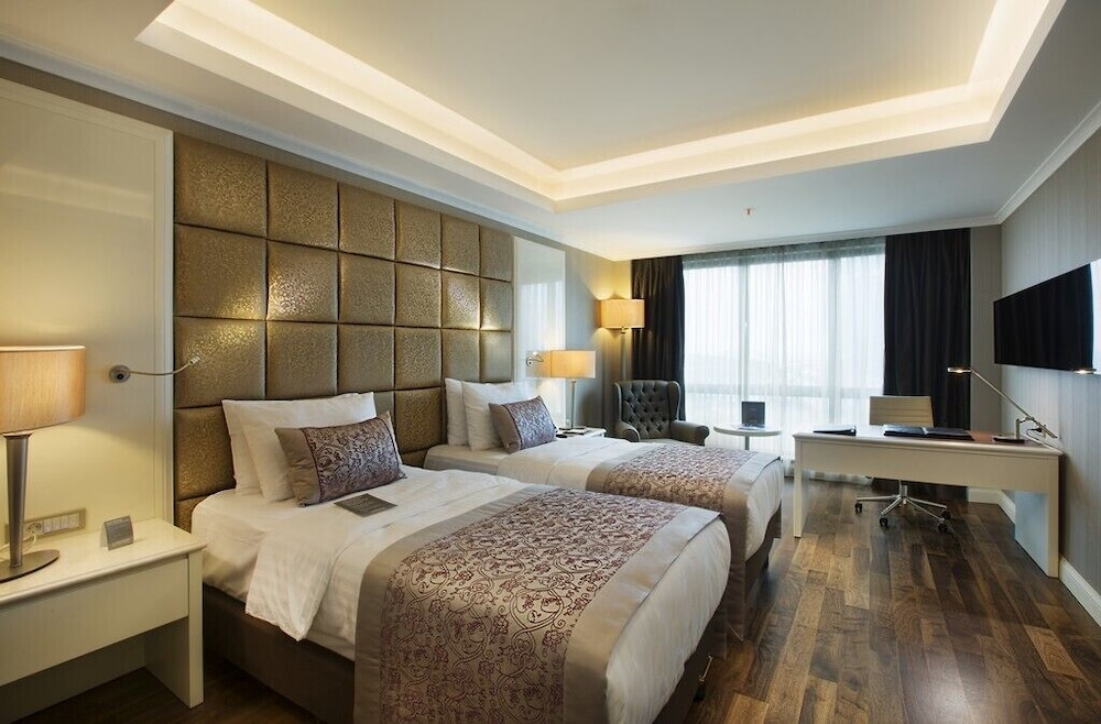 DELUXE, TWIN BEDS