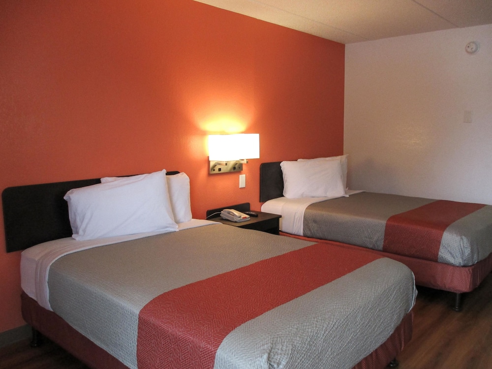 Motel6 Memphis, TN - Downtown 27/58