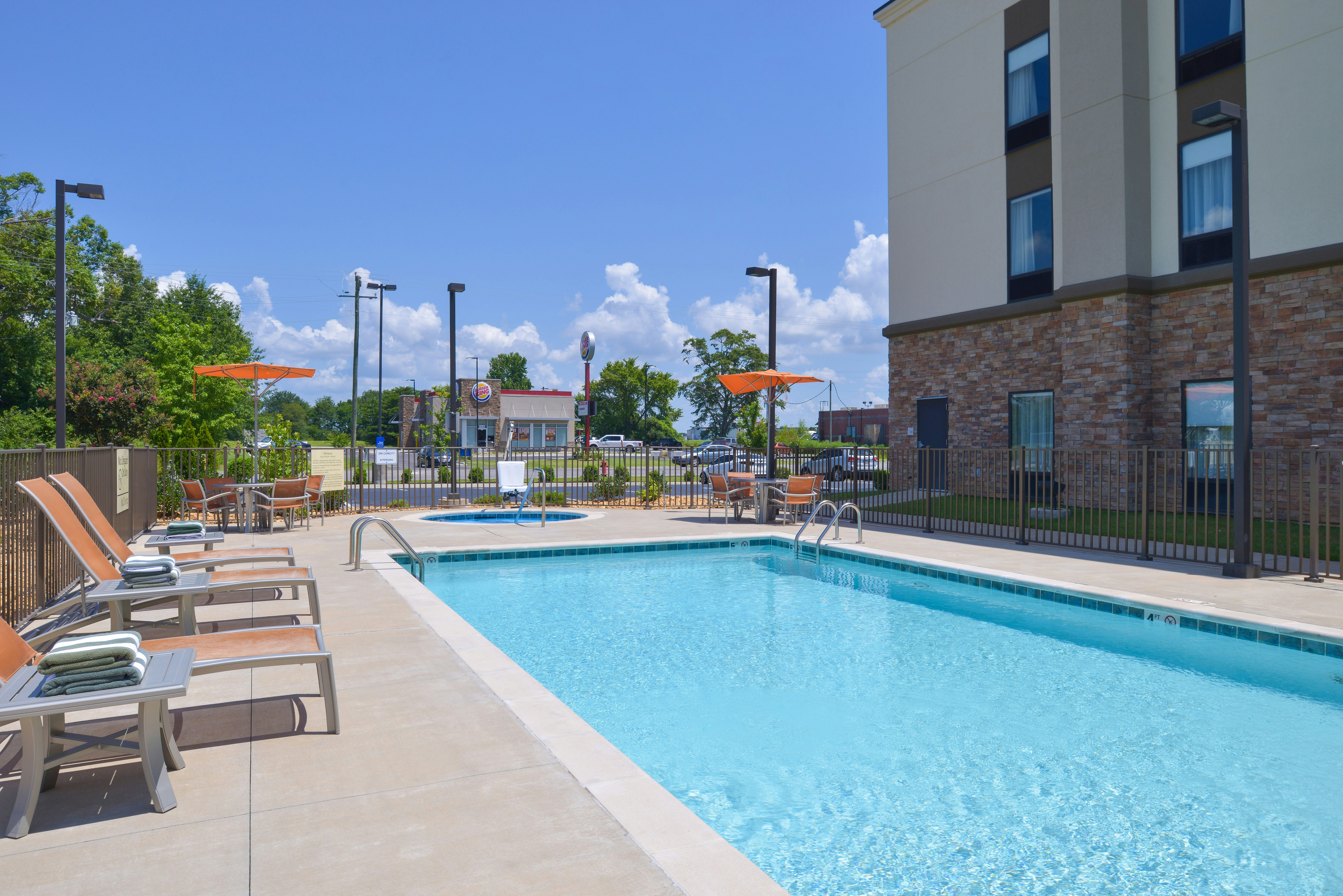 Hampton Inn & Suites by Hilton Lonoke 34/36