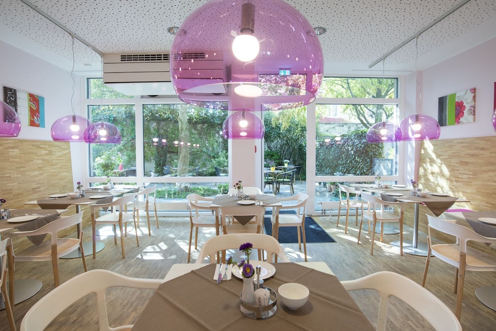 Fab Hotel 23/33