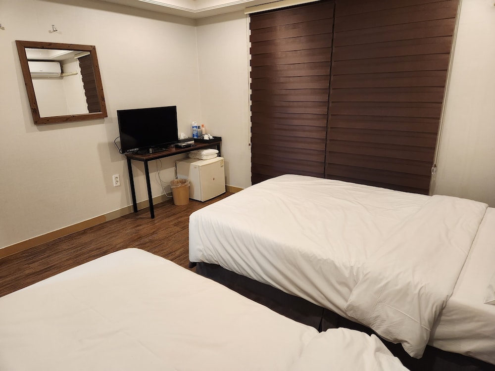 Navis Hotel & Pension 25/41