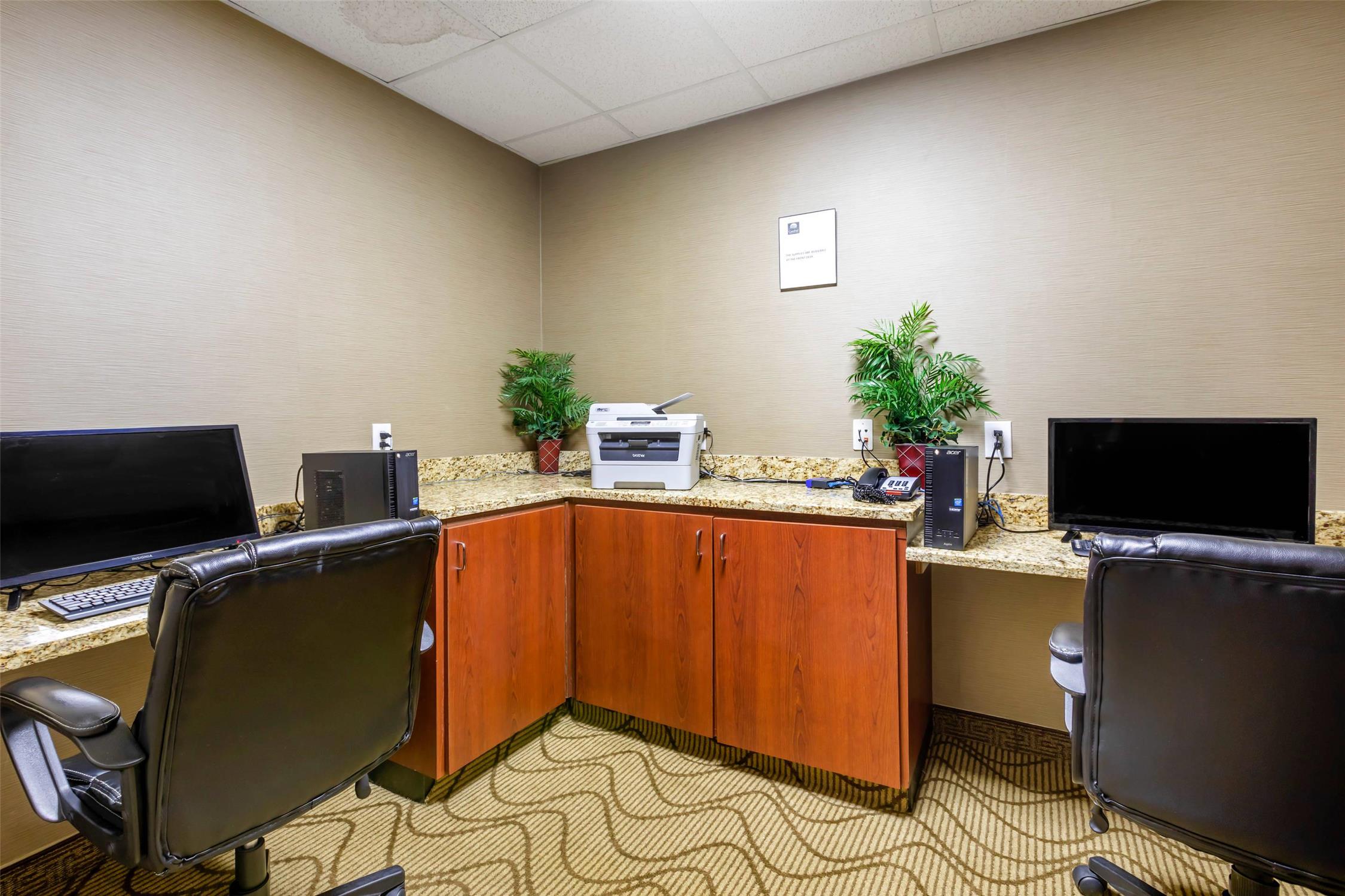 Comfort Inn & Suites Peachtree Corners - Norcross 10/11