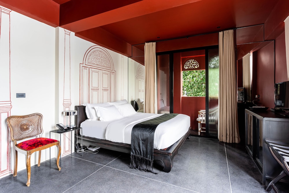 DELUXE, BALCONY