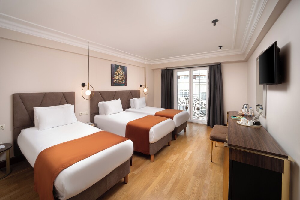 STANDARD, TRIPLE, 3 BEDS