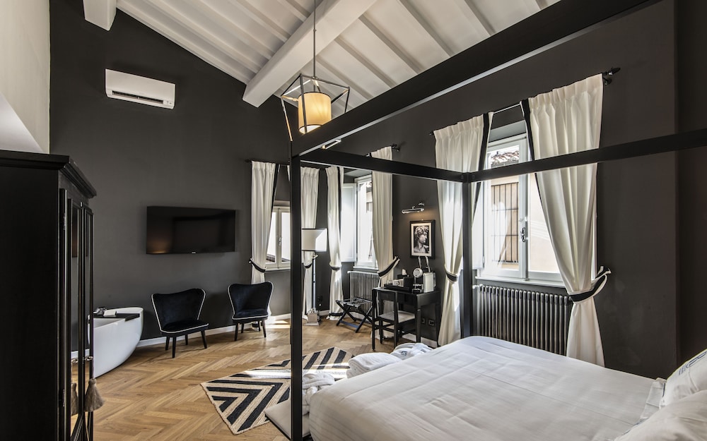 EXECUTIVE, STUDIO, SUITE