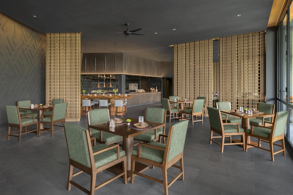 Kahavadi Chiang Rai, Curio Collection by Hilton 45/50