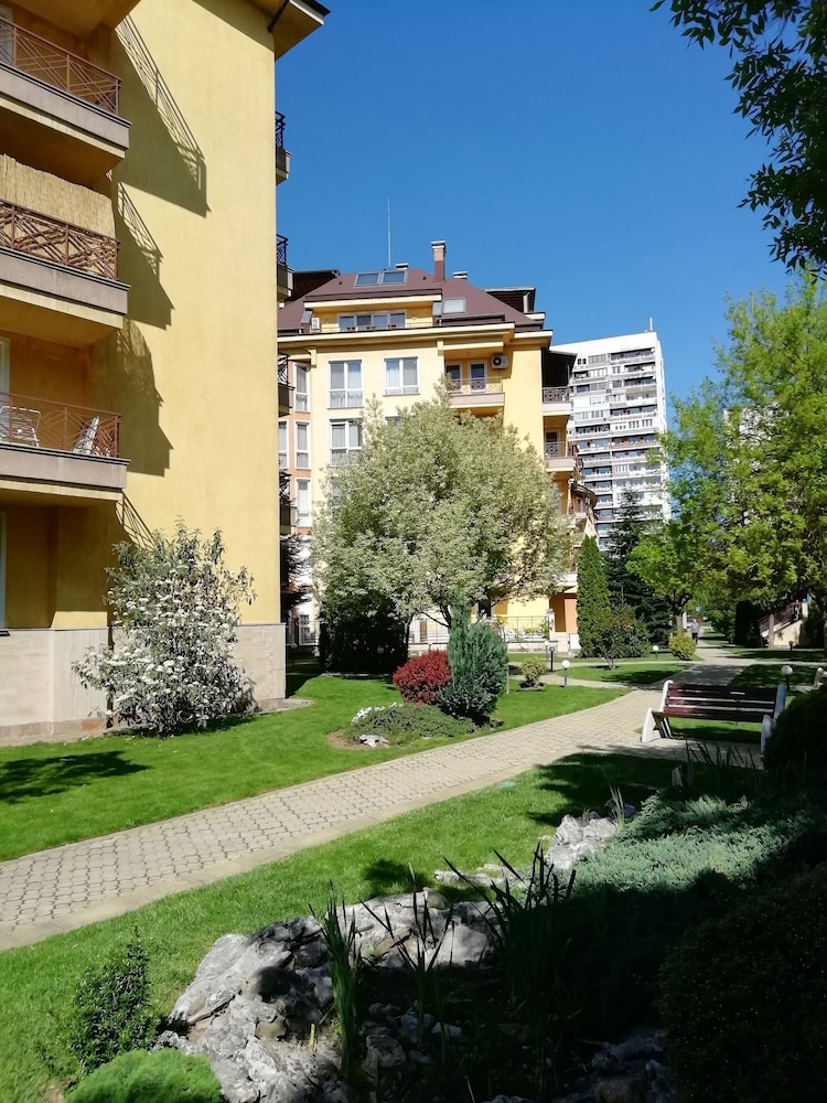 Aparthouse Borovo 26/30