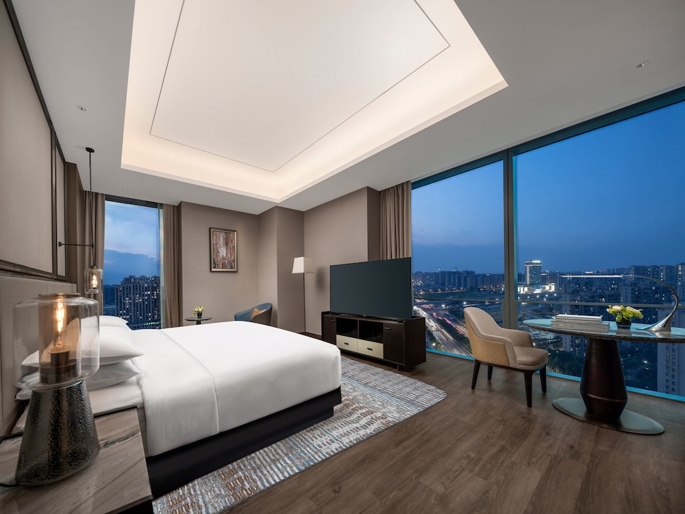 غرفة بريميوم بسرير كينج بحوض استحمام