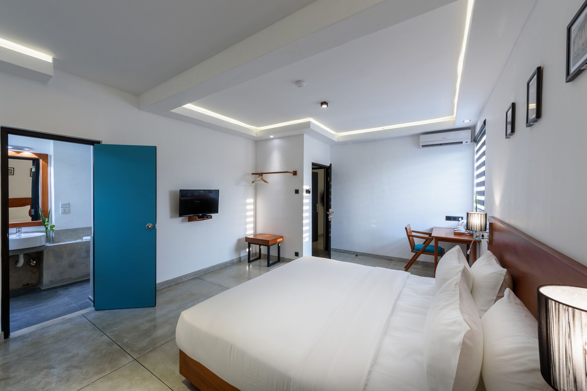 COMFORT, KING BED