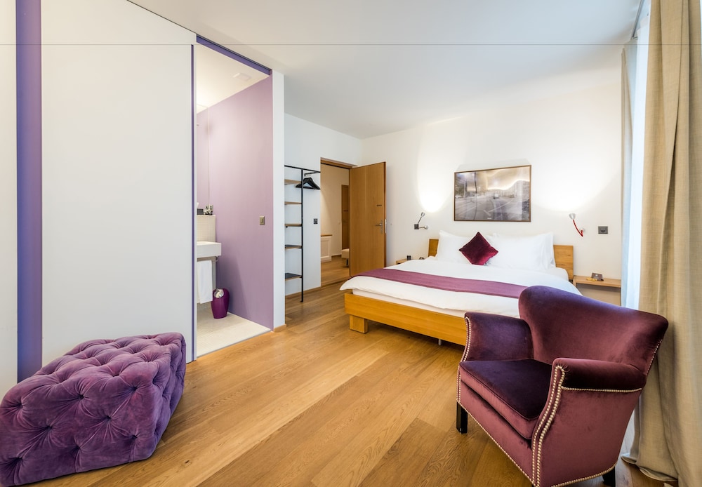 Hotel Ni-Mo 37/40