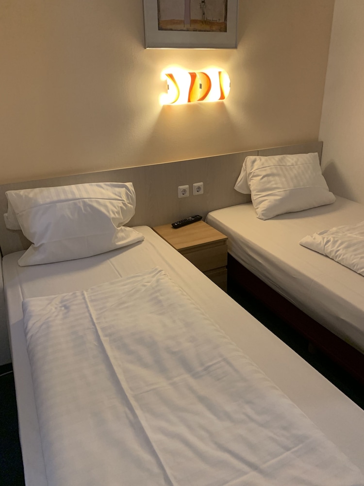 Hotel New Fair Munich Messe 12/63