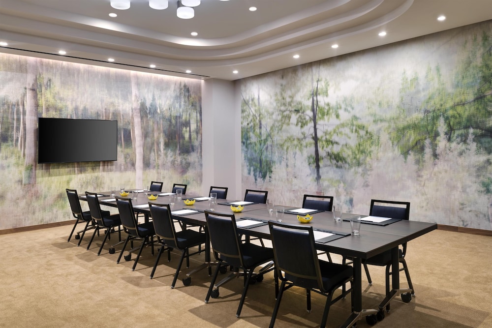 Hyatt House LAX - Century Blvd 35/50
