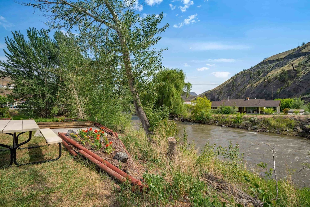 Sandman Inn Cache Creek 29/34