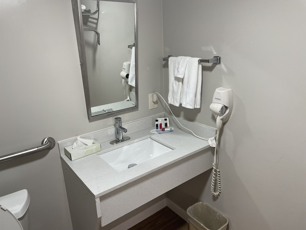 Days Inn by Wyndham Valdosta/Near Valdosta Mall 9/41