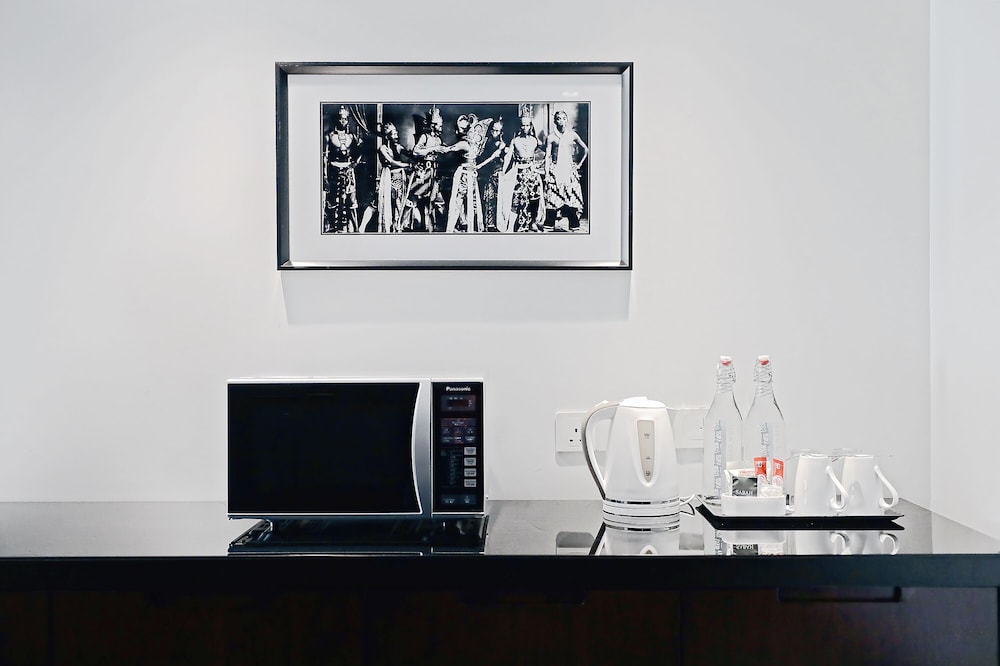 Hotel Sixty3 35/52