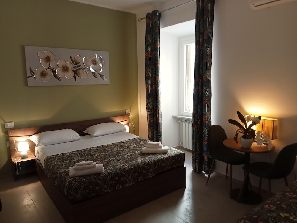 شقة سكنية فاخرة بأربعة أسرّة وسريرين كوين مع أريكة، Deluxe Rooms 3/9