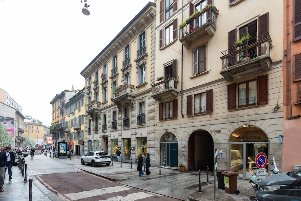 Brera Apartments In Garibaldi 40/50