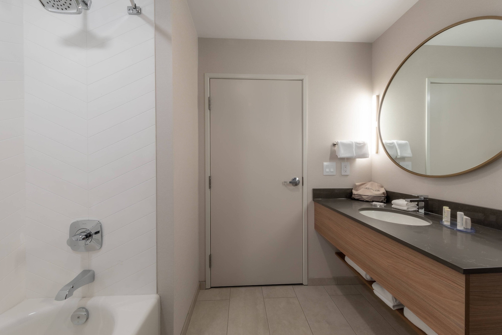 غرفة بسرير كينج، Fairfield Inn & Suites by Marriott Revelstoke 7/10