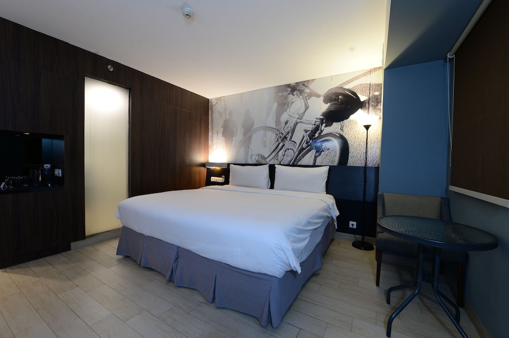 Horu Hotel Mangga Dua (formerly Hotel Neo Mangga Dua) 16/35