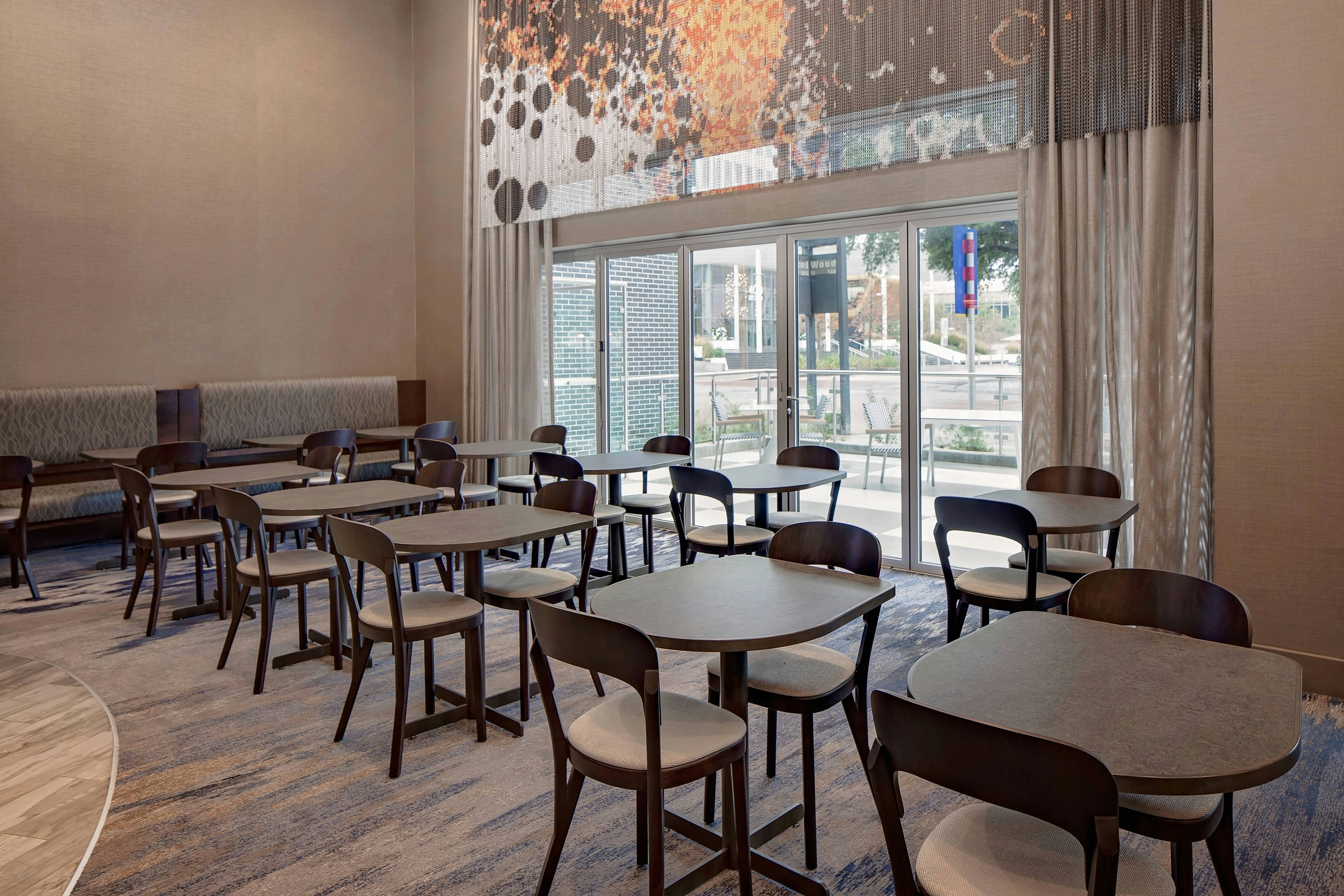 Courtyard By Marriott Dallas Downtown Reunion District 26/45