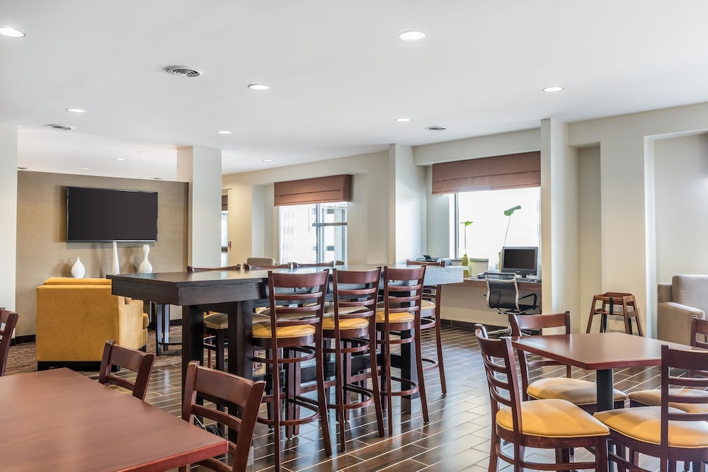 Sleep Inn & Suites Cumberland 40/53
