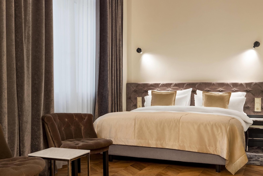 Historical, Junior Suite, King Bed
