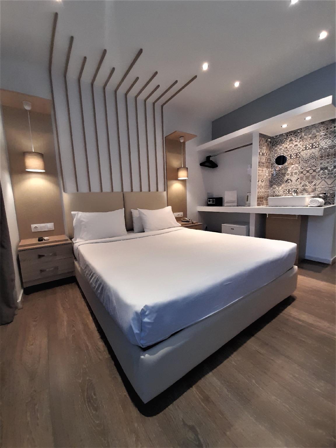 DOUBLE ROOM