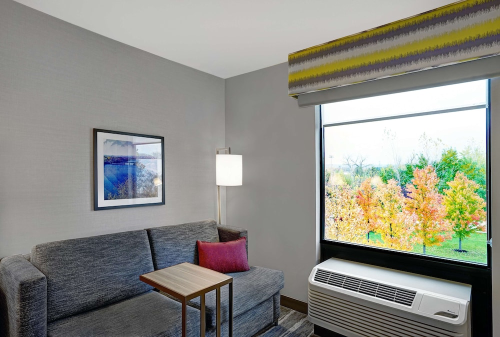 Hampton Inn Utica 23/31