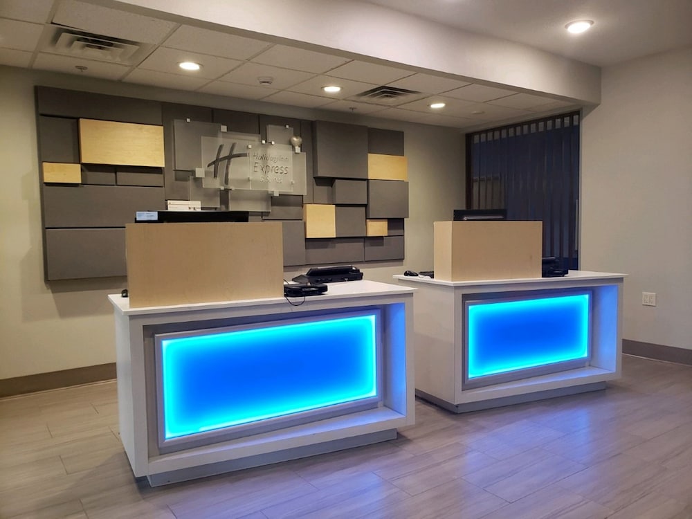 Holiday Inn Express Hotel And Suites Lincoln Airport 12/45