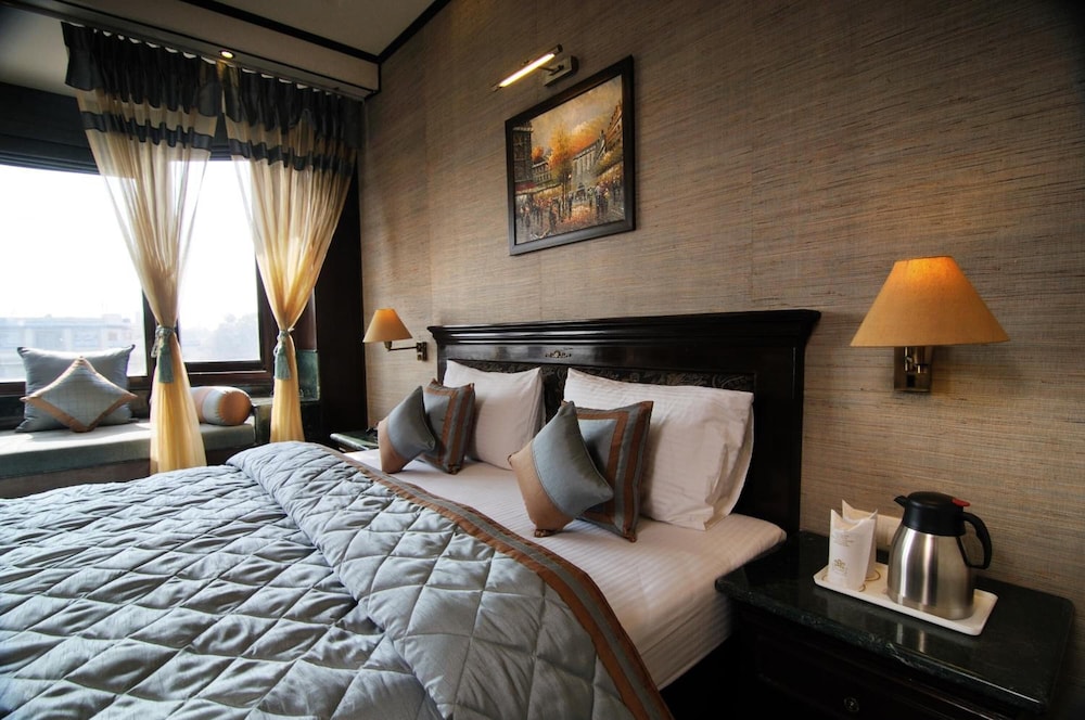 Diplomat Residency 20/46
