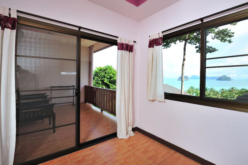 Koh Ngai Cliff Beach Resort 18/61