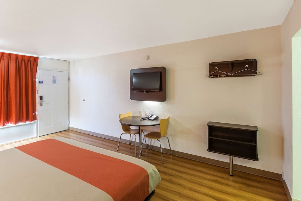 Motel6 Fort Worth, TX - Stockyards 17/29