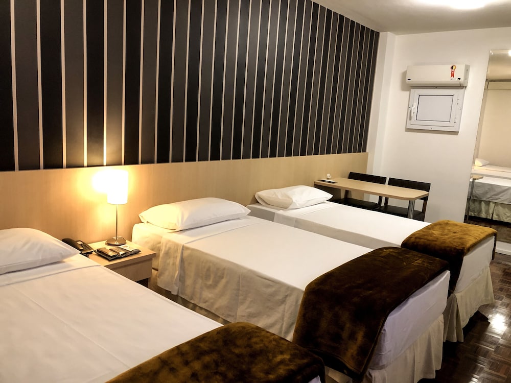 155 HOTEL 17/54