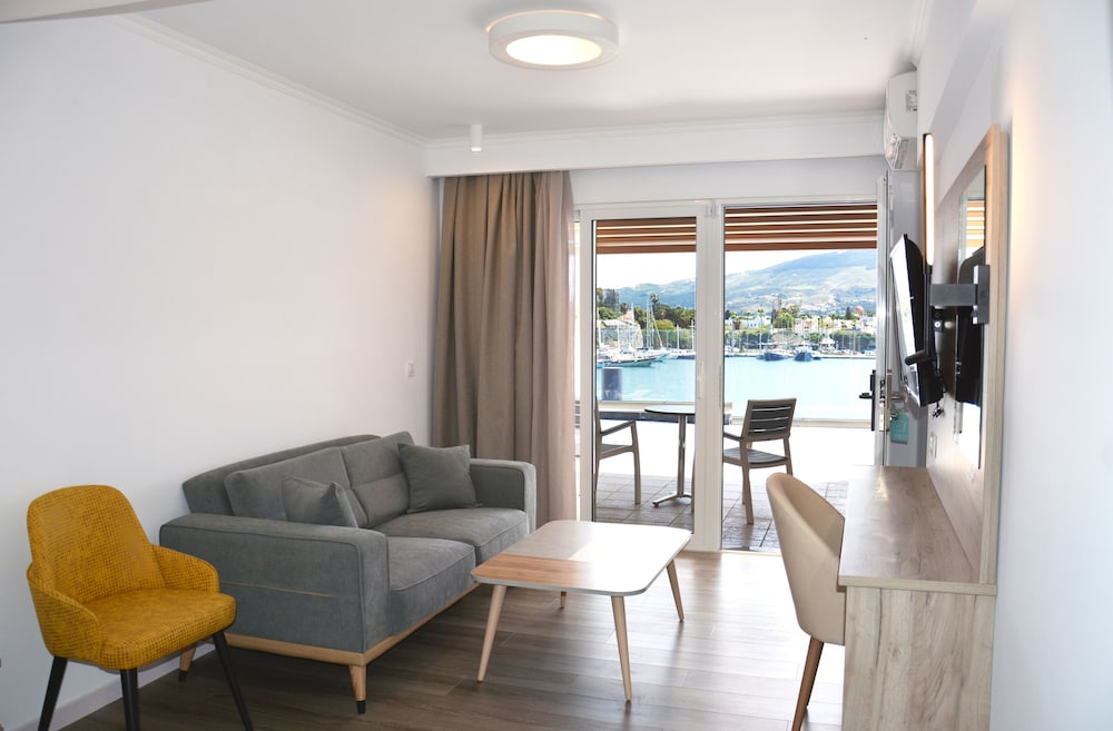 Kosta Palace City Hotel 137/157