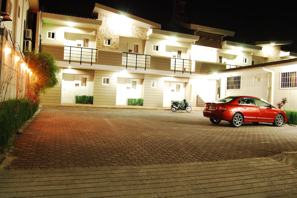 Rumi Apartelle Hotel 18/24
