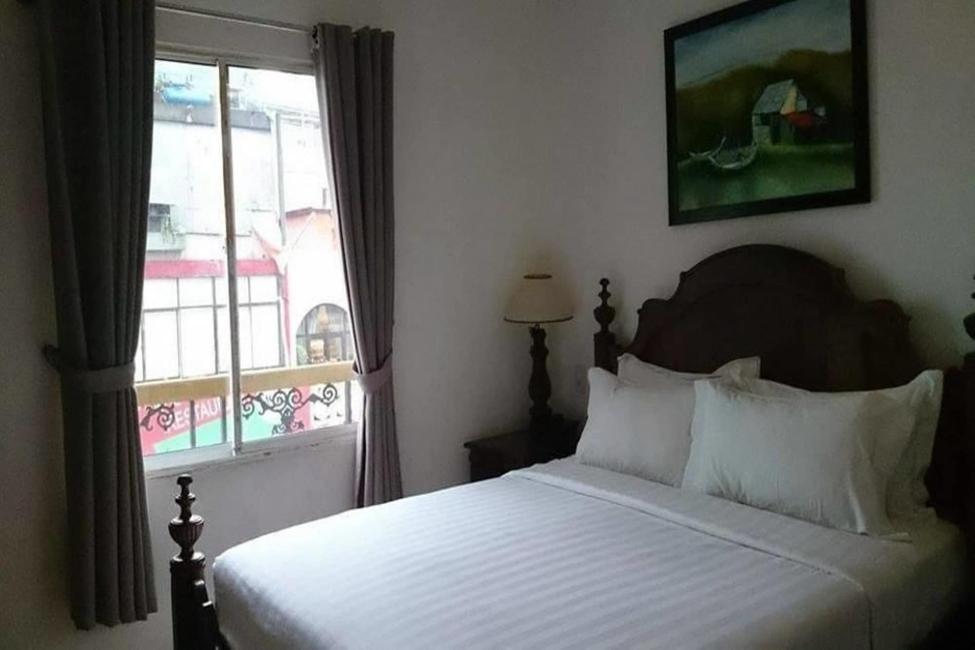 DELUXE, DOUBLE BED, CITY VIEW